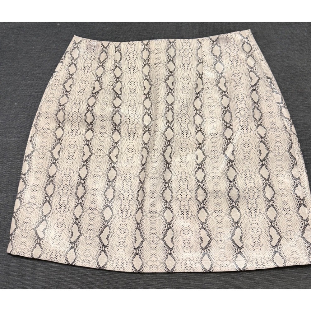 Missguided Tall Snakeskin Faux Leather Mini Skirt Cream Grey US 10 Exposed Zip